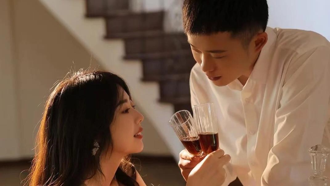 未婚妻陪她白月光拍婚纱照，我当场取消婚礼，她却慌了神