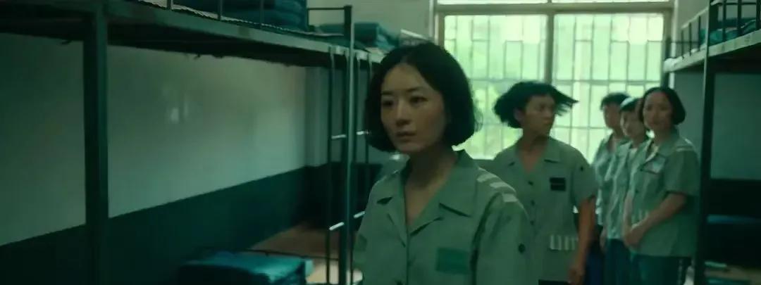 大家都说赵丽颖现在总是演现实主义题材的影视剧是为了拿奖，其实不然，那是因为在同龄