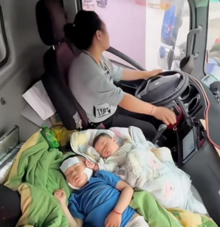 “这个女人疯了！”



近日，一位独自抚养两个孩子的货车女司机的故事引发热议。