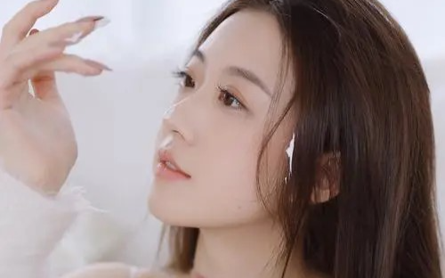 妈妈说我送的金镯子不如弟弟的酱香饼，我停止尽孝后，她却悔疯了