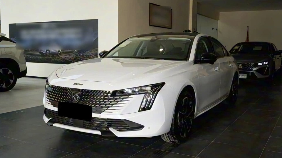 2025款改款东风标致508L实车亮相，配置新调整，搭载1.8T动力