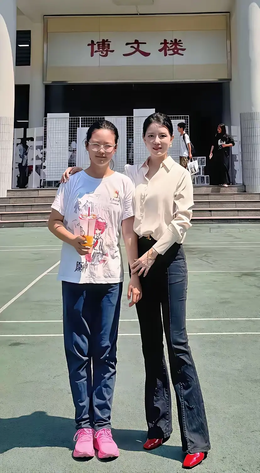 如果让我在妈妈和女儿里面选一个，我选妈妈。