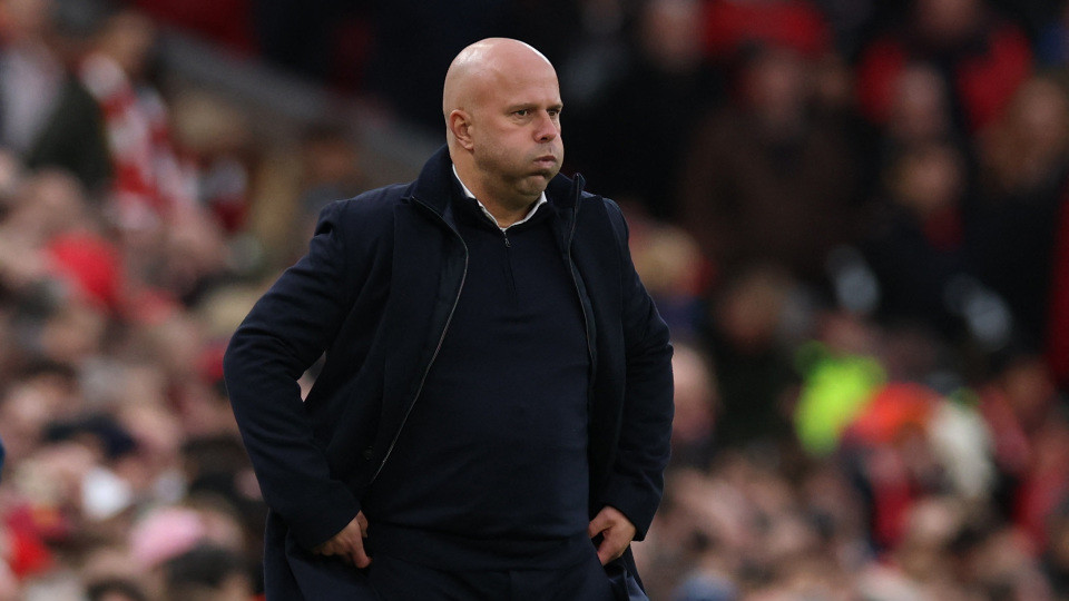 一场0-3，让卫冕基本无望！英超又上演内鬼拆台，斯洛特难上加难