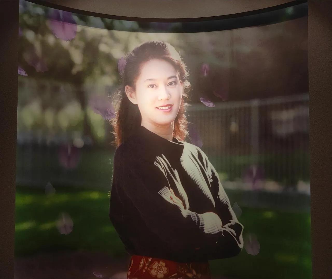 张纯如先生用尽一生写南京大屠杀，只为给中华儿女换来一声道歉！
而我们现在还在为《