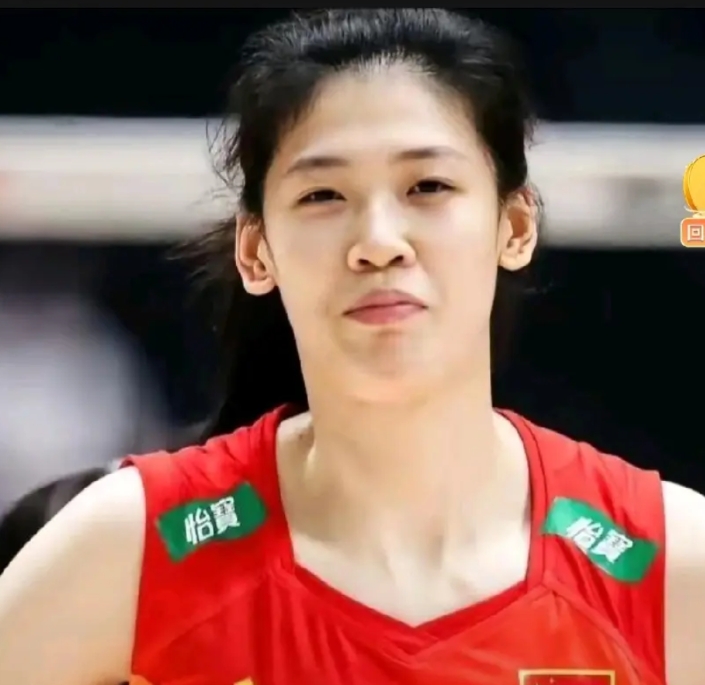 李盈莹返回国内康复治疗！
看到李盈莹个人发布的微博以及天津渤海银行女排俱乐部发布