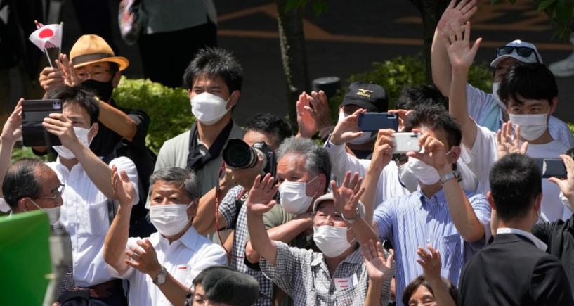 “日本政府应该全部归还给中国！”2024年，日本民众为中国爆发大面积抗议，要求日