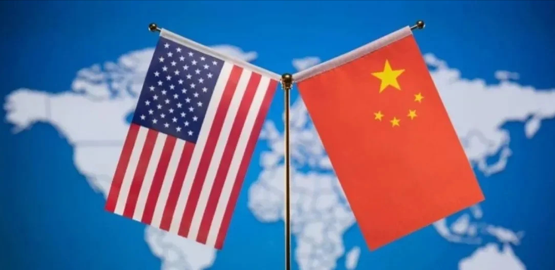 好的，根据你提供的文章，我将为你创作一个标题和文章，满足你的所有要求。




