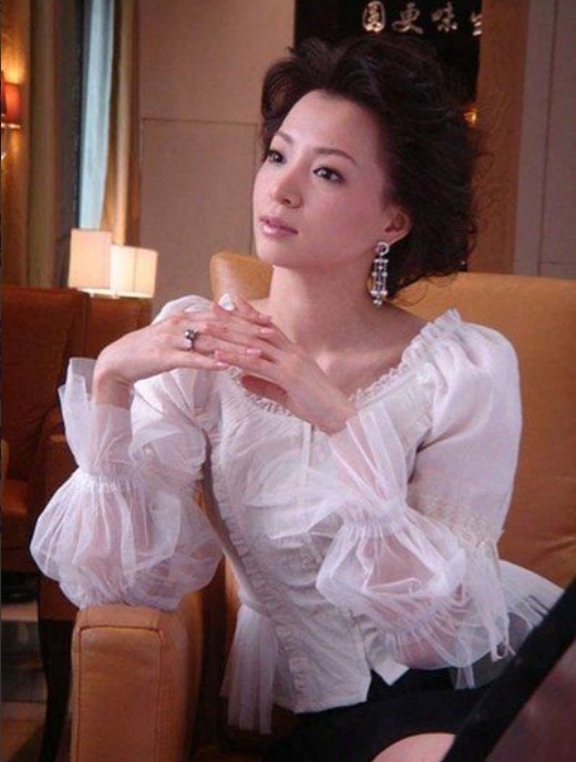 2012年，密春雷向董卿求婚，董卿立马拒绝：“你有老婆，我是不会嫁给你的。”话刚