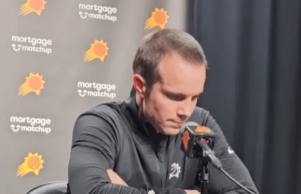 NBA常规赛，太阳107-118不敌勇士。赛后，太阳主帅乔丹-奥特接受了采访。