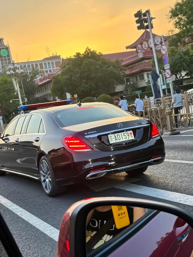 这应该是国内最好的警车了吧