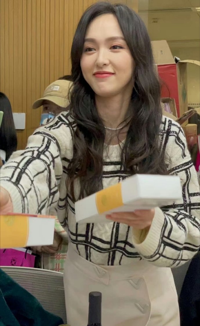 唐嫣这怼脸拍也太牛了吧！ ​​​