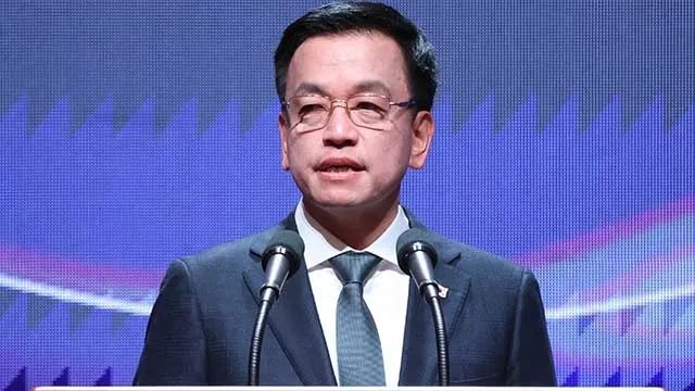 担忧崔相穆顶不住，权性东坐立不安，“不能被在野党的恐吓所动摇。不能因任命无理的宪