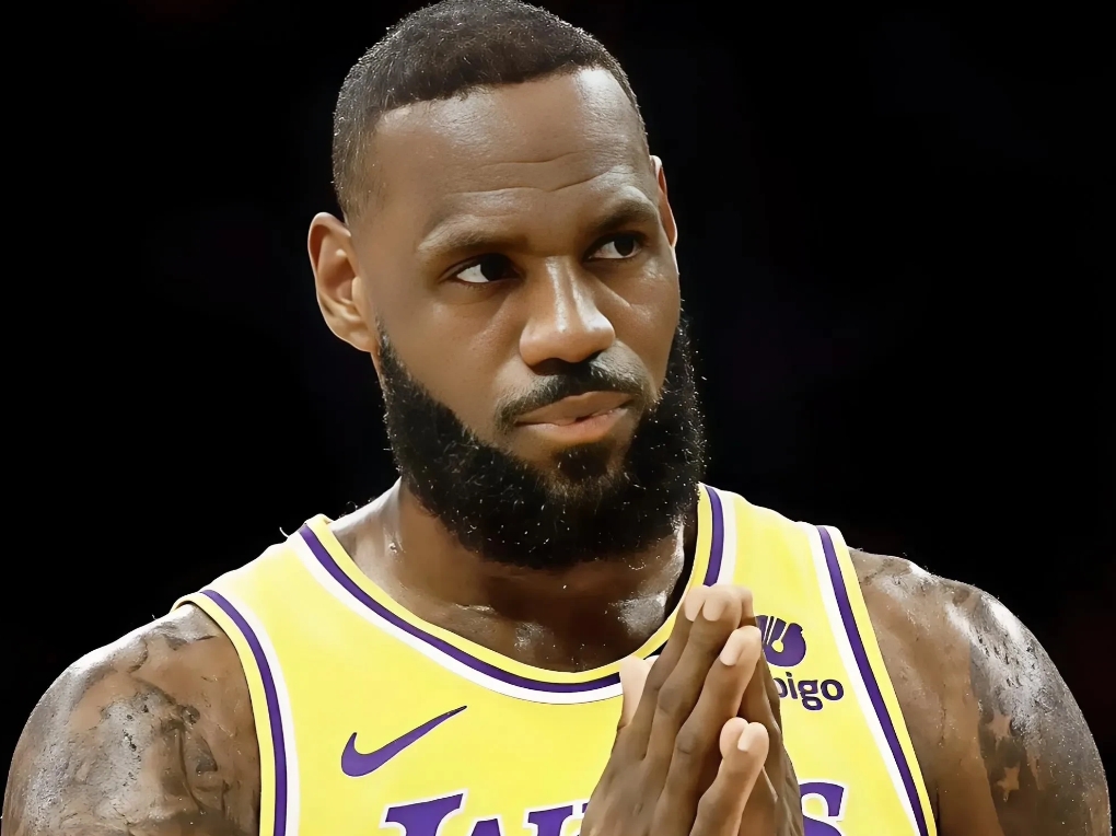 万万没想到，詹姆斯居然没入选一阵！

NBA官方今天公布了最佳阵容名单，詹姆斯无