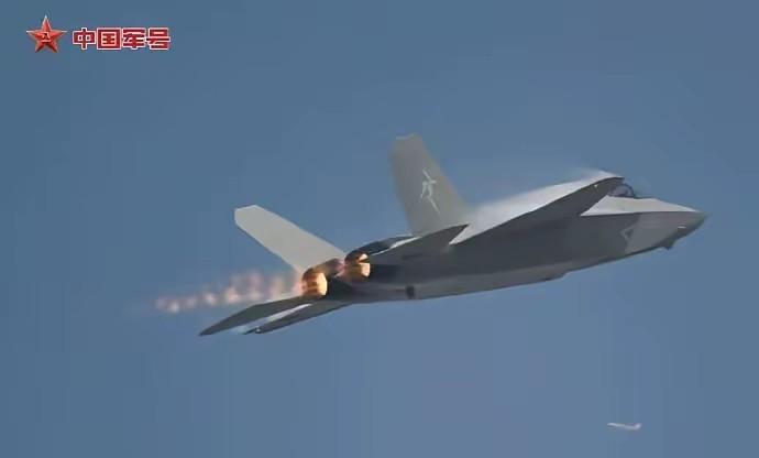 中美战机还没有交手
网友表示： 先官宣打仗之前我先卖的武器，不是开打之后支援武器