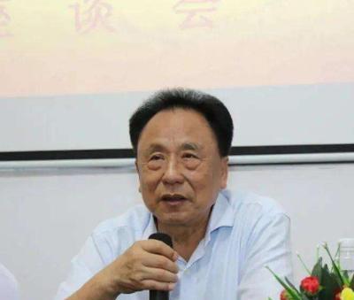1998年，湖南一男子半路从商，随着生意越做越大，和妻子的关系却开始出现矛盾，最