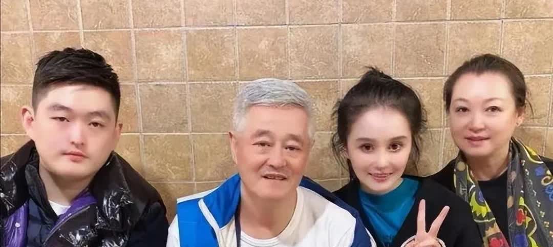 赵本山娶了马丽娟，真的幸福吗？看看两任妻子孩子的现状就明白了