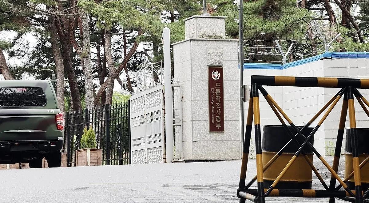 22日韩国军方负责“平壤无人机渗透”作战的无人机司令部涉嫌隐瞒无人机坠朝事实，相