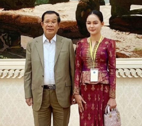 再漂亮也没用！洪森忍痛撤掉神秘女子：身份曾令人大吃一惊

2025年8月3日，洪