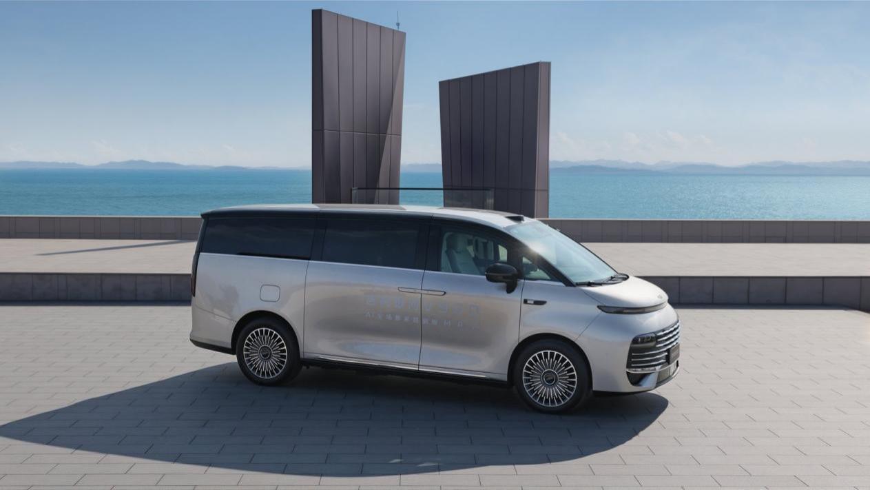 吉利银河V900开启抢先预订，四重豪礼轻松拿下豪华旗舰MPV