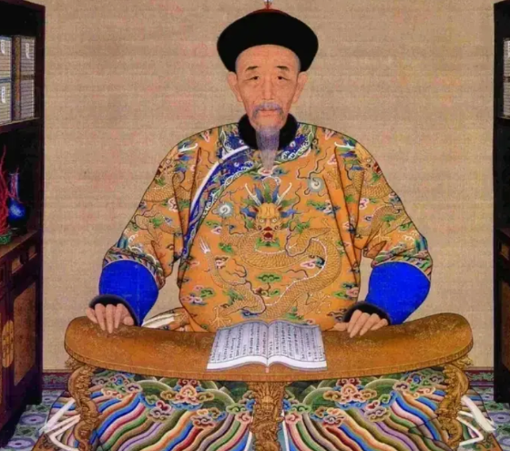康熙遗诏真的被人篡改了吗？

答案是压根没有，因为康熙死之前就根本没有留下遗诏，