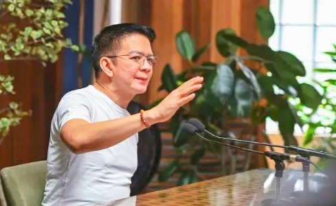菲律宾参议院议长弗朗西斯·“奇兹”·埃斯库德罗在本周一明确拒绝了要求其阻止对副总