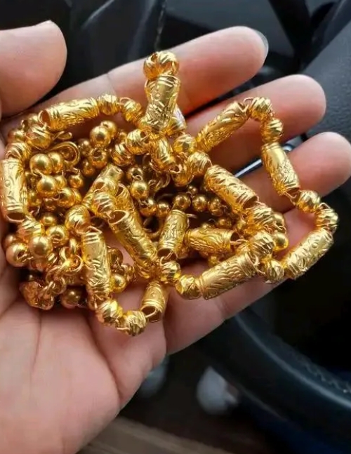 价值40万元的黄金竟然被误当垃圾丢弃？警方如何在堆积如山的垃圾中找回这批黄金？让