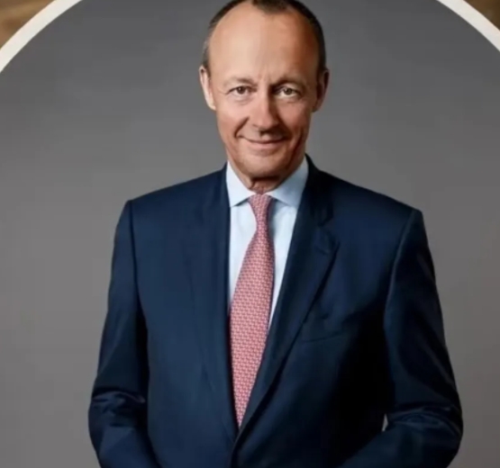 万万没想到

德国这步棋下得如此大胆！

才上任一周的总理默茨，直接宣布要砸锅卖
