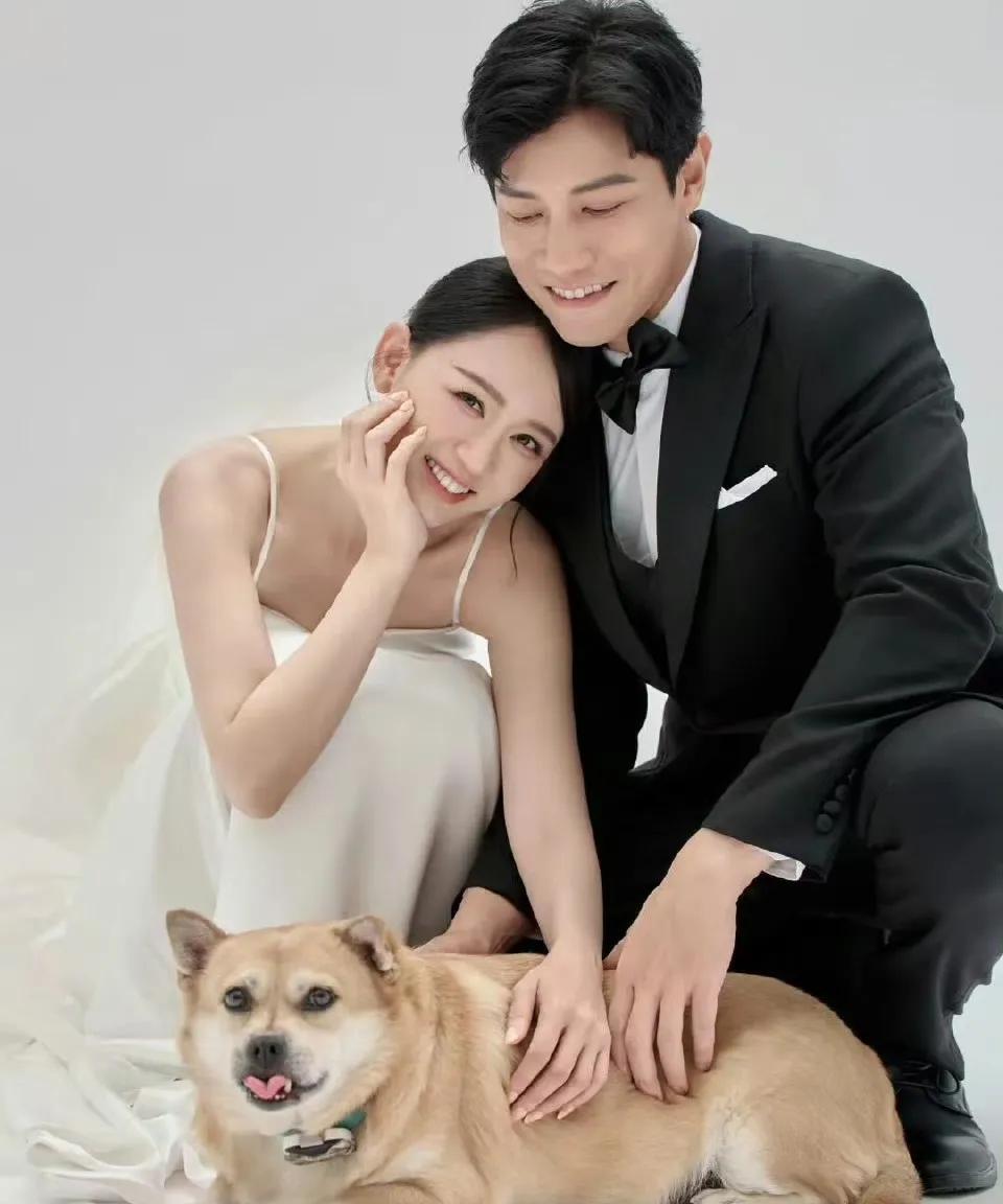 终于知道陈乔恩
为什么43岁才结婚了！
或许正是因为感情经历了太多，
所以对待感