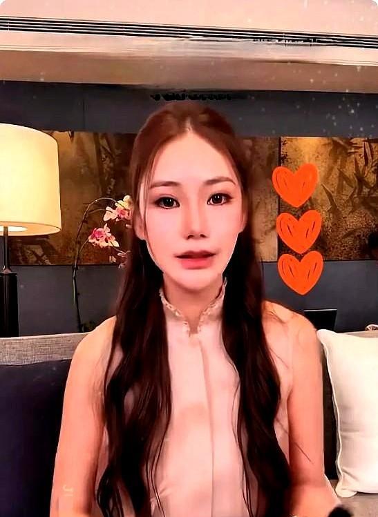 马筱梅说：“我几乎是每个星期都要飞一次苔北，因为要照顾四个孩子。” 现在大女儿和