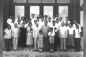 这天，孔令华带女友回家见家长，然而父亲孔从洲在见到女孩后，却大为震惊，当晚便拉着