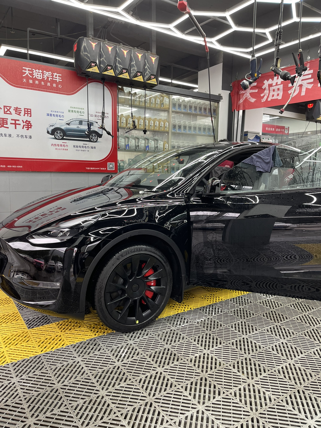 这不算虚标吗怎么没人说过不对
既然标续是525公里的版本，为什么充满电表显只有4