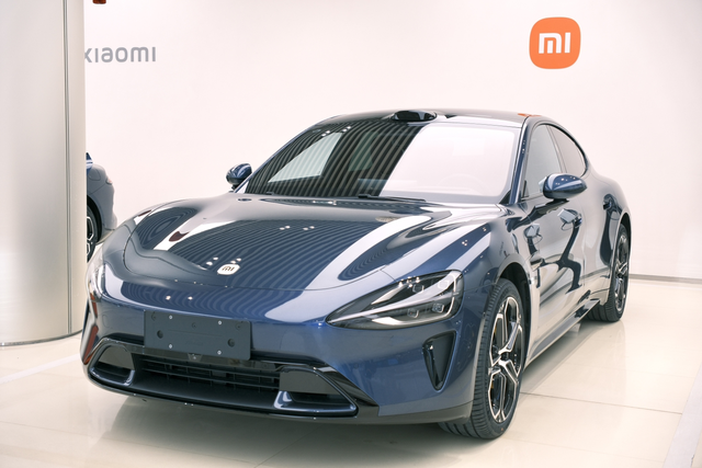 锁单一个月提车了，给雷总👍🏻。
今天在小米超级工厂提的max,被工厂的几百辆