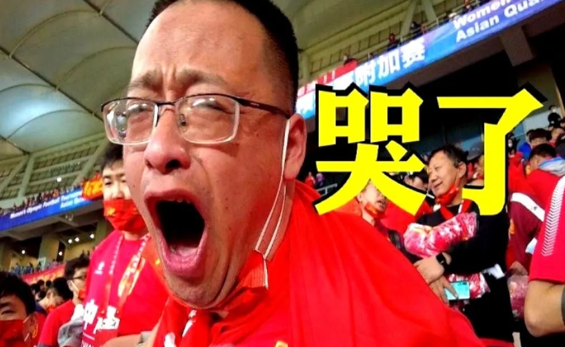 王钰栋那句话真是戳到痛处了：“要是职业队能让我们每周踢满5场正经比赛，谁吃饱了撑