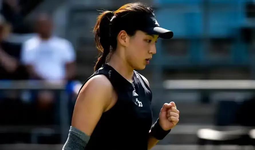 2024美国网球公开赛女单第二轮，23岁的大满贯冠军王欣瑜以0比2完败，无缘32