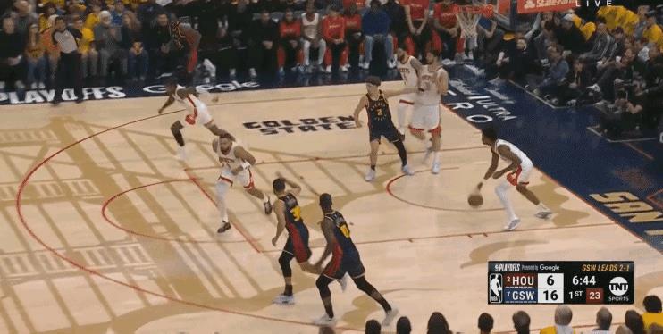 #nba# 狄龙真的可以欺负库里啊，这光明正大啊。
哈哈哈，库里现在绝对是狄龙的