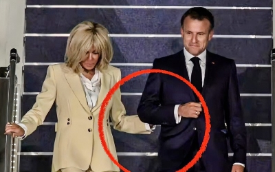 一片叫好！法国第一夫人这次不仅没有动手，而且还主动挽了马克龙的胳膊。当地时间本月