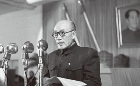 1958年，毛主席与武大校长李达发生激烈争论，李达生气的说：“你脑子发热，达到3