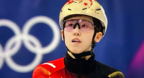 在回运动员村的大巴上打下这些字。本届奥运会我的全部单项的比赛谢幕了。对今天的自己