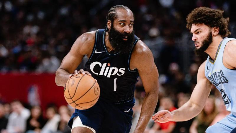 如果当初火箭选择签回哈登而不是范乔丹回如何？