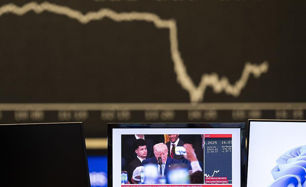 美欧开打贸易战，欧盟会倒向中国吗











美国突然出手，欧盟瞬间炸