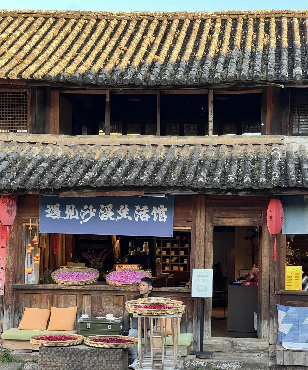 身弱之人一定要尽情去玩
身弱之人往往拥有富贵之命，需以富贵养命。
你并非那种能通