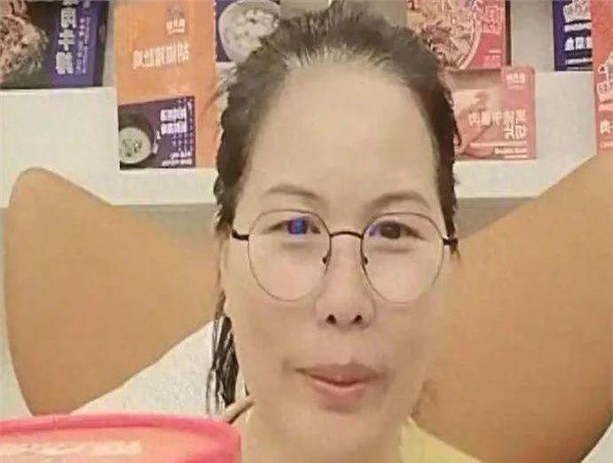 汪小菲家保姆界的天花板算是被小杨阿姨焊死了！
豪门保姆值多少钱？汪小菲家这位，或