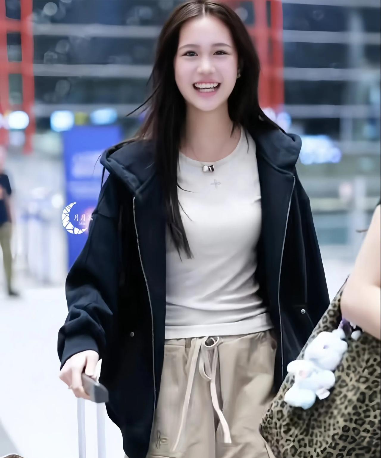 等比例成长！钟丽缇的女儿Cayla考拉真的是从小美到大呢！Cayla年仅15岁，