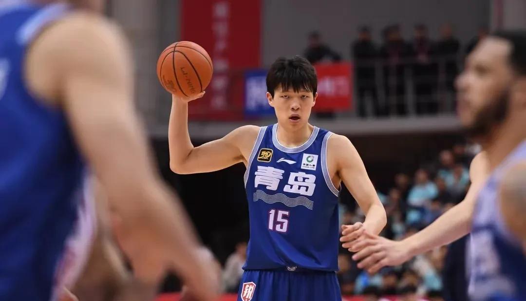 杨瀚森会是下一个申京？
就这么说吧，杨瀚森未来的成就有可能会比申京高的多！
在技
