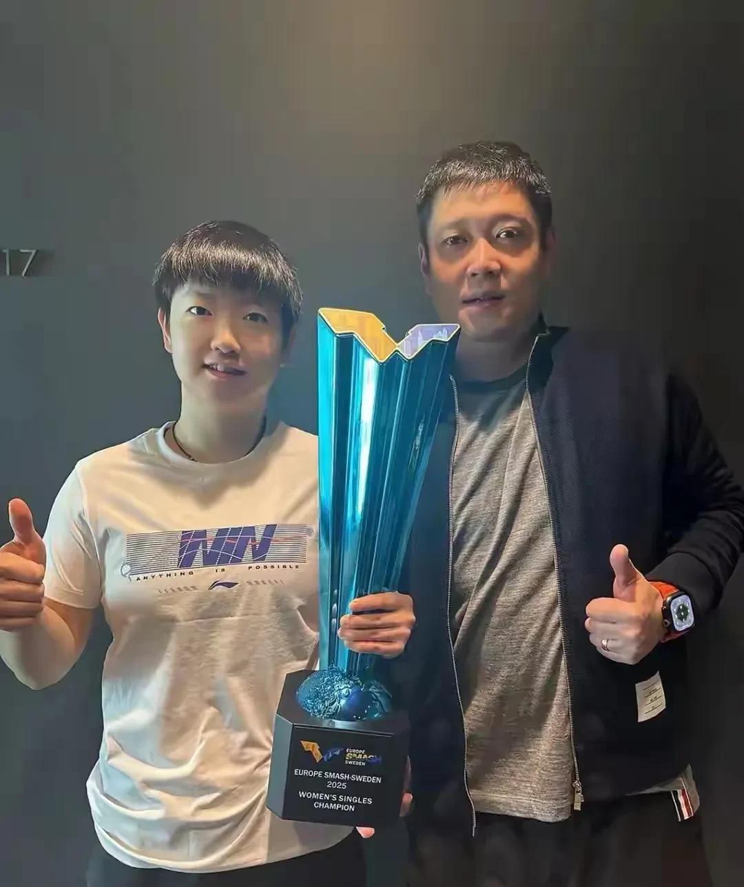 现在才发现莎莎为什么那么珍惜和邱贻可的感情。
莎莎不像别人是被当做主力培养的，