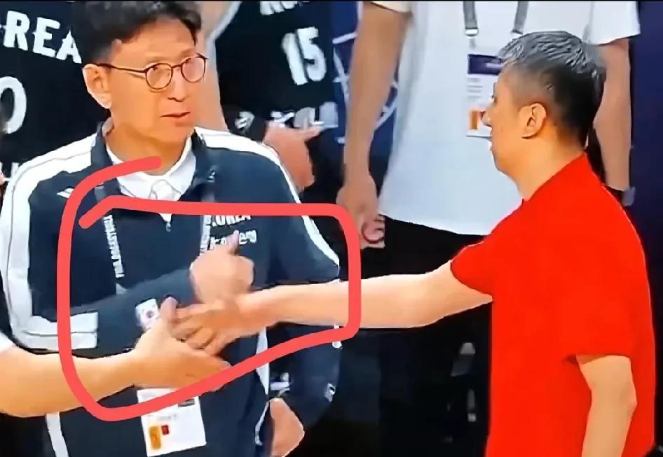 其实郭指导在和韩国的比赛中表现非常精彩，他对韩国的防守策略非常成功，特别是对韩国