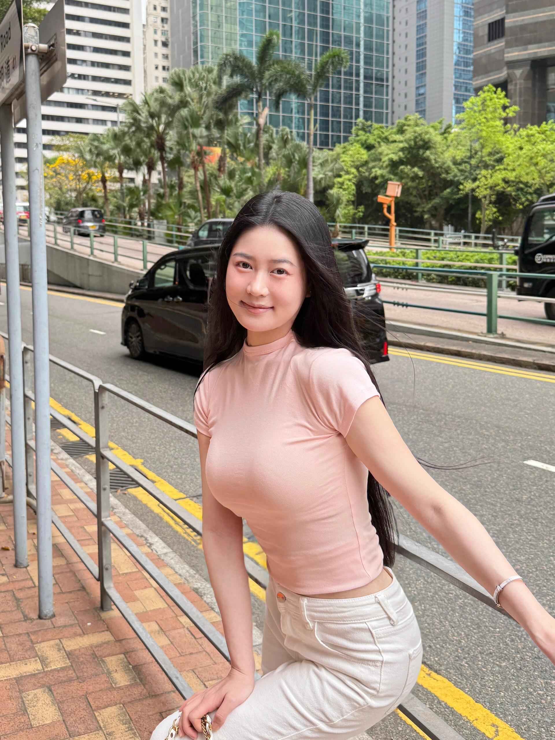 今天在街头走一走臭美一下。