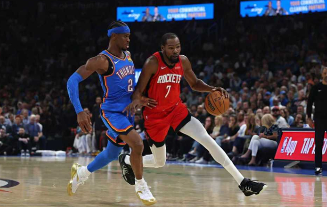 NBA常规赛火箭VS雷霆，打了三节，优缺点已经很明显了，没控卫是真不行
五大阵容