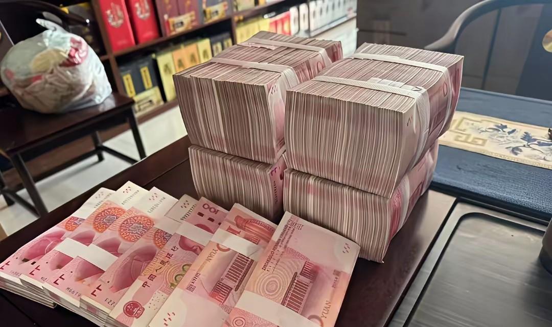 今天吓坏我了，媳妇说要到我们公司来上班，这可不行啊，因为我都想辞职呢。我们俩在不