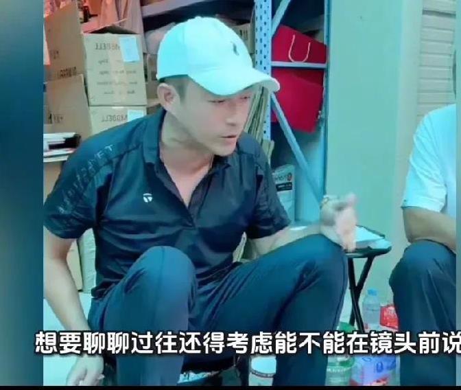 马筱梅在意了，汪小菲回忆往事，她立刻制止宣示主权，汪憨憨还是忘不了前妻呀！
汪小
